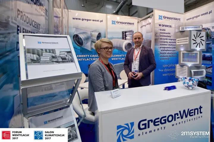 GregorWent staff behind the branded counter with the product offer list at Forum Wentylacja 2017