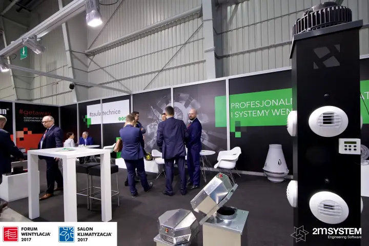 Harmann stand with a fan column, air inlets and roof fans in the foreground at Forum Wentylacja 2017