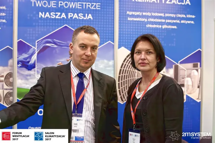 Hestor team portrait under the slogan TWOJE POWIETRZE NASZA PASJA
