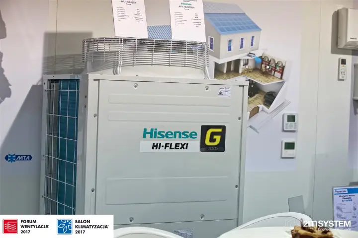 Hisense Hi-FLEXi VRF outdoor unit with model cards at Forum Wentylacja 2017