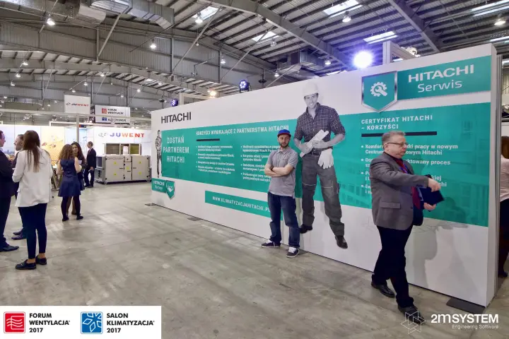 Hitachi partner programme wall with "Hitachi Serwis" graphics at Forum Wentylacja 2017
