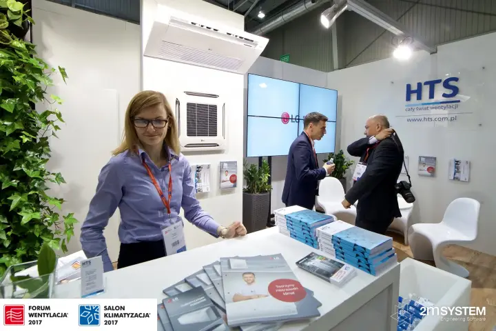 HTS counter with LG air conditioner brochures and catalogues at Forum Wentylacja 2017