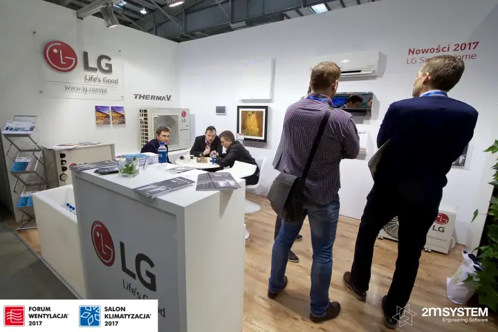 LG counter with "Life's Good" branding and Therma V outdoor unit at Forum Wentylacja 2017