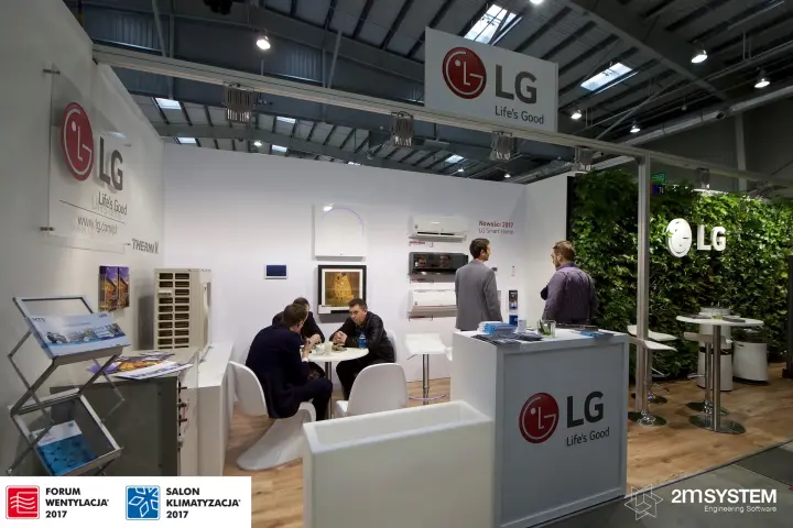 LG stand with Therma V outdoor unit and split units on display at Forum Wentylacja 2017