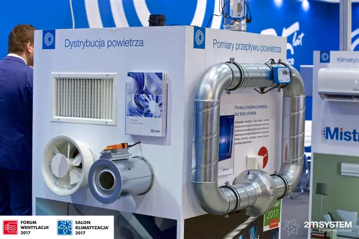 Lindab display cube with grille, diffuser and duct flow measurement loop at Forum Wentylacja 2017