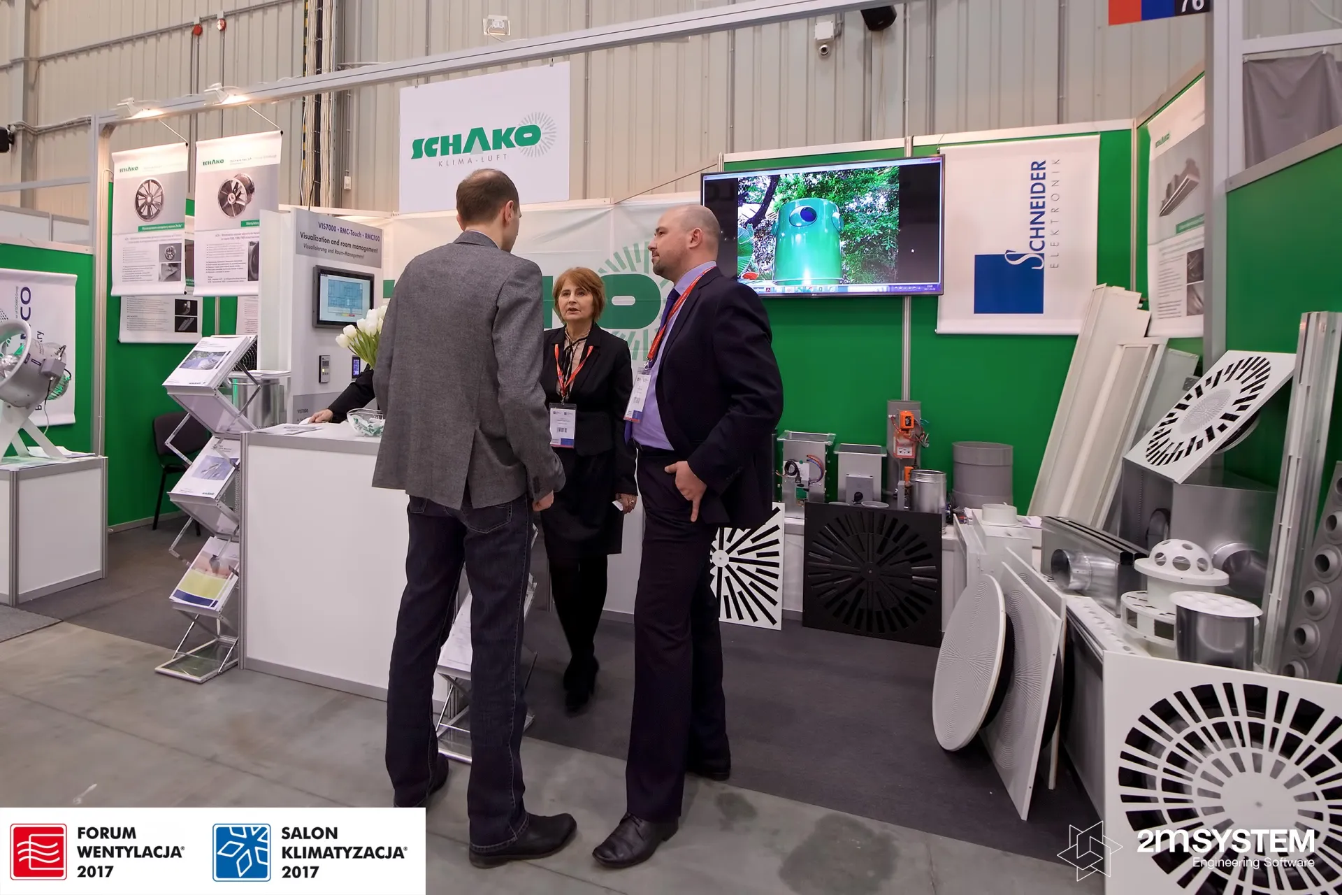 Schako stand with ceiling swirl diffusers and VAV control units at Forum Wentylacja 2017