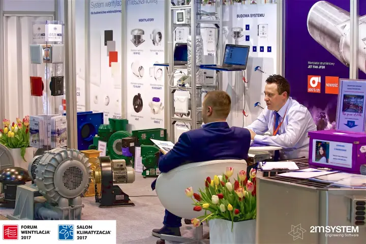 Talks at Venture Industries beside blowers and the HICS system rig at Forum Wentylacja 2017