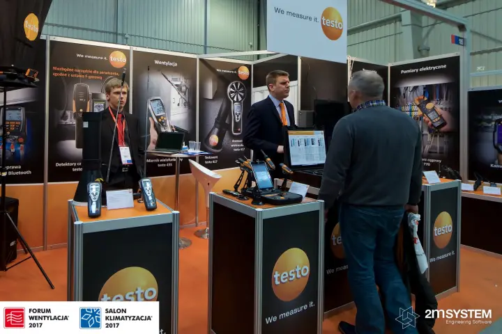 Testo anemometers and smart probes on black display plinths at Forum Wentylacja 2017