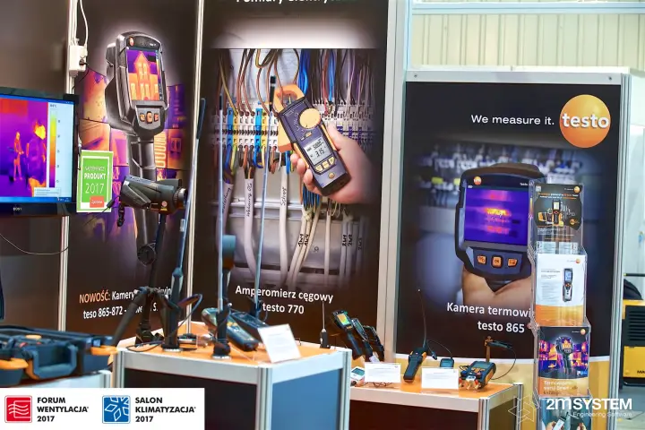 Testo thermal cameras and clamp meter shown on display plinths at Forum Wentylacja 2017