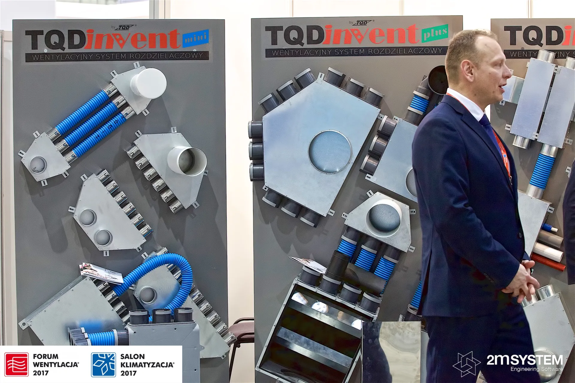 TQDinvent mini and plus manifold boards with blue flexible ducts at Forum Wentylacja 2017