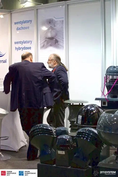 Uniwersal shell-scheme stand with roof and hybrid fans at Forum Wentylacja 2017