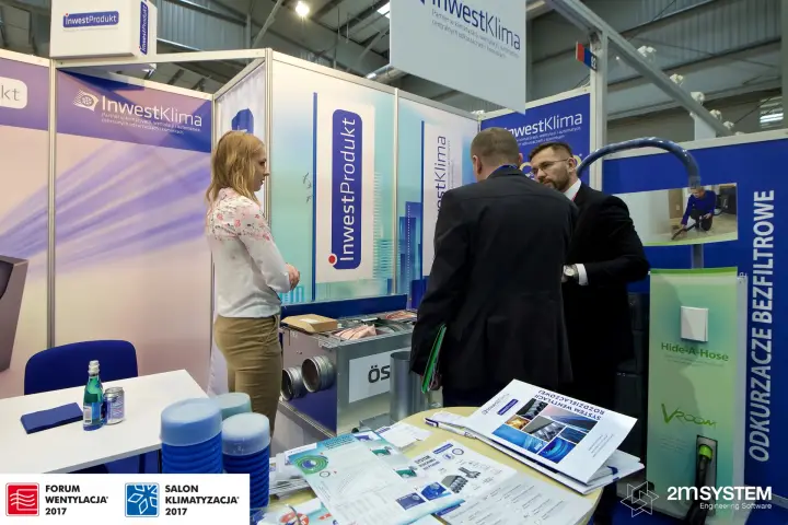 Ventilation unit and "Odkurzacze bezfiltrowe" display at Inwest Klima at Forum Wentylacja 2017