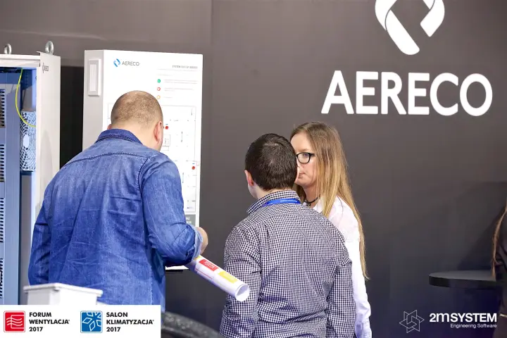 Visitors at the Aereco control cabinet and car park ventilation panel at Forum Wentylacja 2017