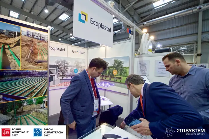 Visitors studying GeoHeat ground heat exchanger graphics at Ecoplastol at Forum Wentylacja 2017
