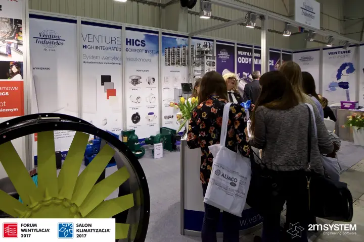 Visitors at the Venture Industries counter beside HICS product panels at Forum Wentylacja 2017