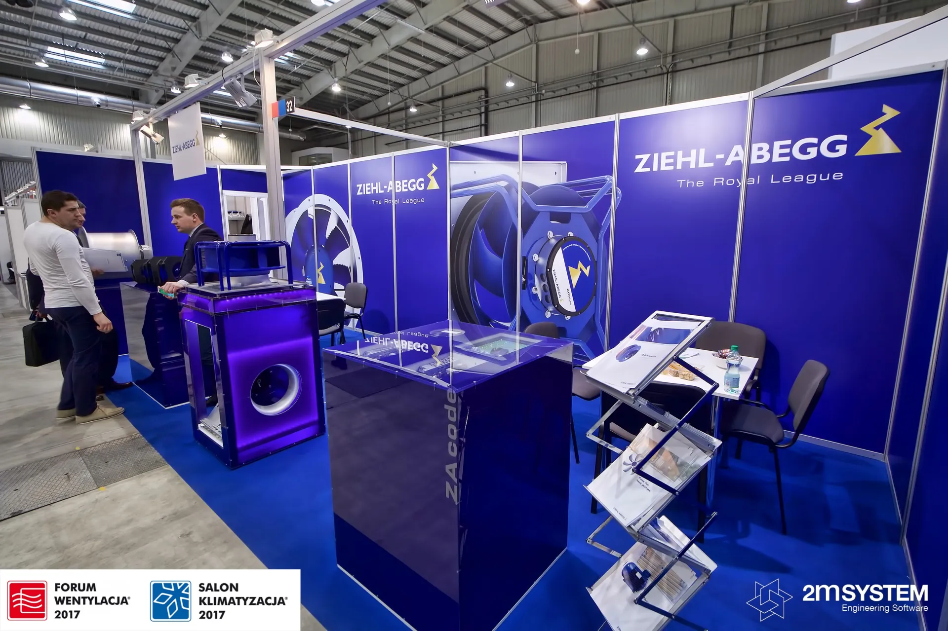 Wide view of the blue Ziehl-Abegg stand with ZAcode display case at Forum Wentylacja 2017