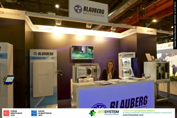 Blauberg Ventilatoren stand with Freshbox 200 WiFi and transparent unit models