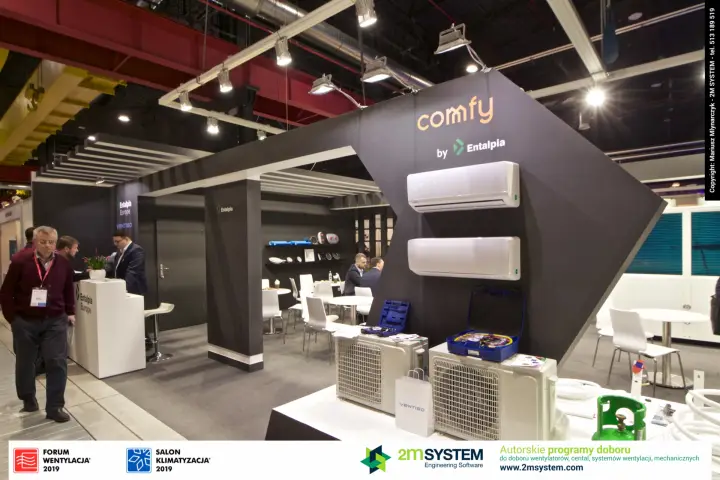 Comfy by Entalpia split air conditioners on the dark display wall at Forum Wentylacja 2019