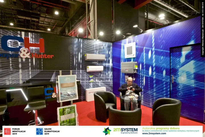 Cooper&Hunter split units, cassette and ducted unit on a blue graphic wall at Forum Wentylacja 2019