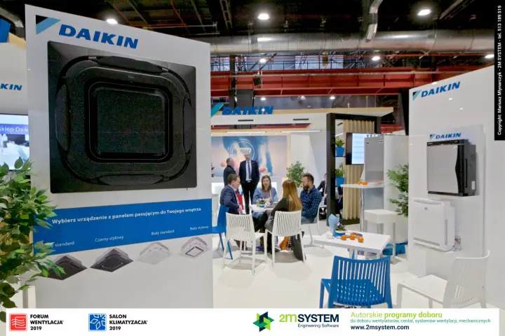 Daikin cassette panel options display with air purifiers and meeting area at Forum Wentylacja 2019