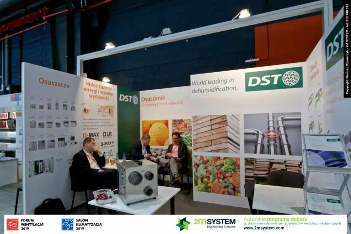 DST stand overview with Osuszacze product chart and a desiccant dehumidifier at Forum Wentylacja 2019