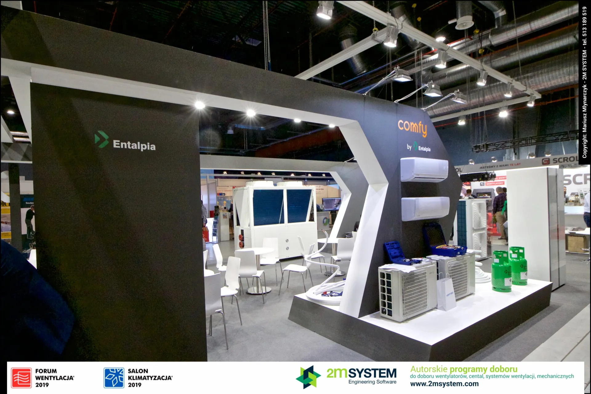 Entalpia stand with Comfy split units and a large outdoor unit behind at Forum Wentylacja 2019