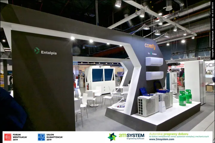 Entalpia stand with Comfy split units and a large outdoor unit behind at Forum Wentylacja 2019