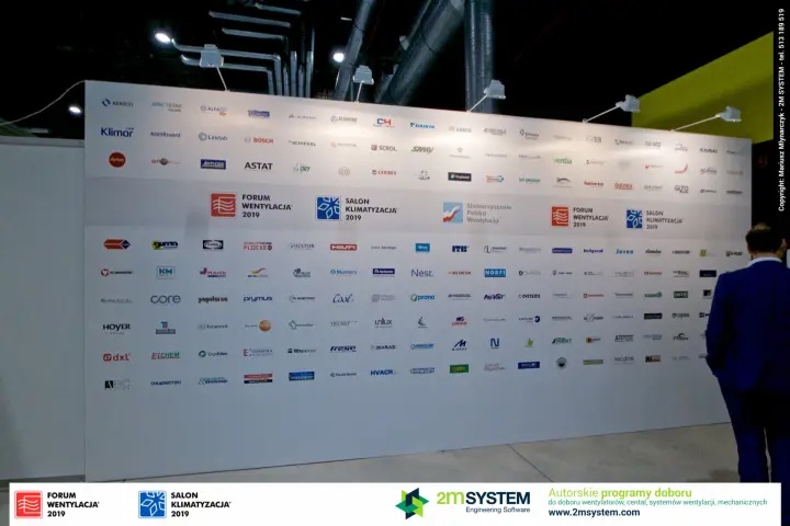 Exhibitor logo wall with Forum Wentylacja and Salon Klimatyzacja 2019 branding