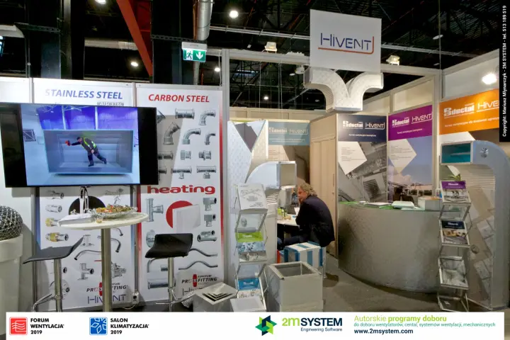 Hivent stand with P3ductal panel ducts and press-fitting displays