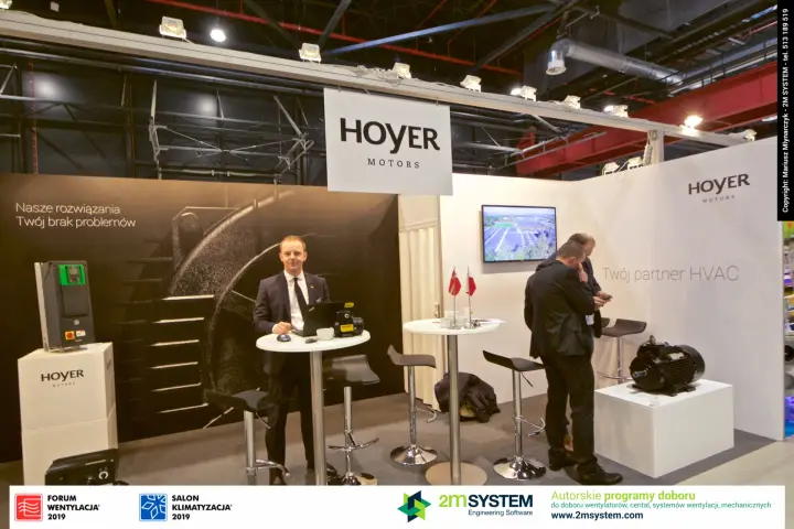 Hoyer Motors stand with an electric motor and variable speed drive on plinths at Forum Wentylacja 2019
