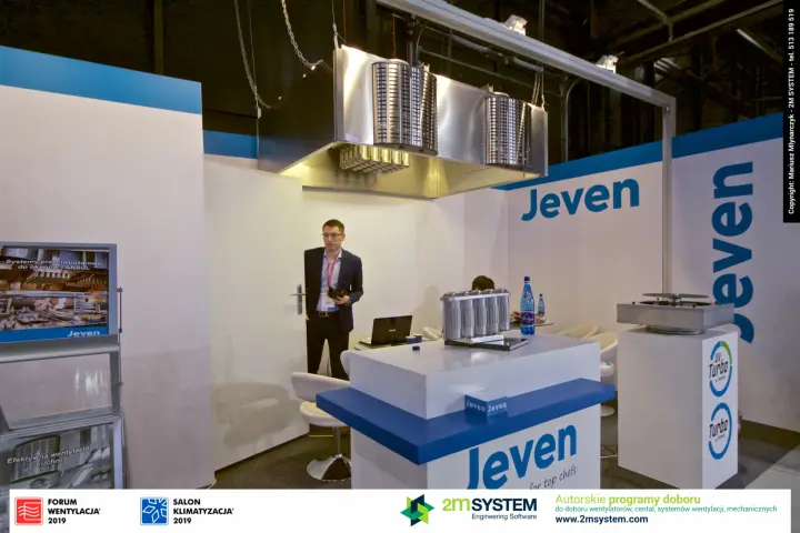 Jeven stainless kitchen hood with cyclone filters above the counter at Forum Wentylacja 2019