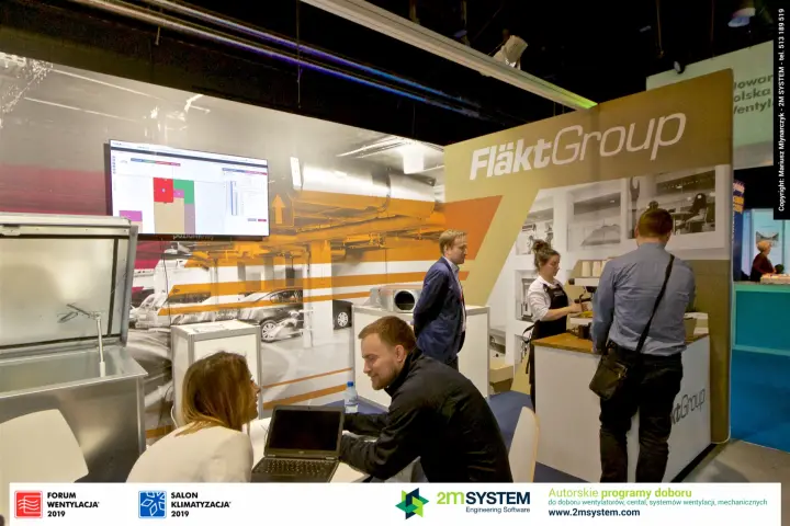 Laptop consultation and coffee bar at the Fläkt Group stand at Forum Wentylacja 2019