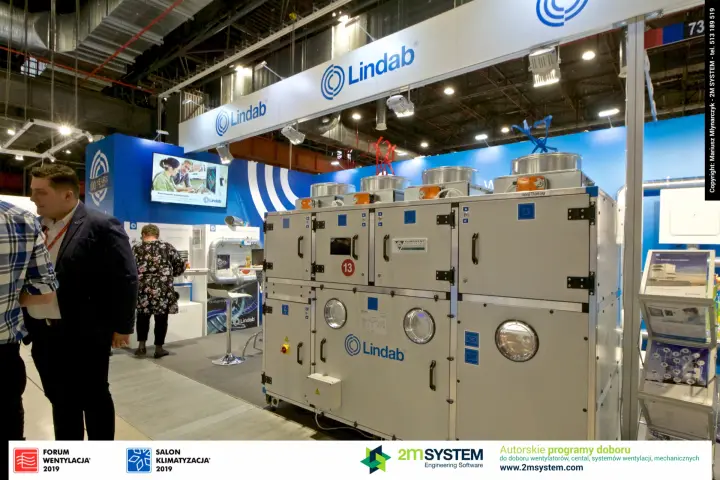 Lindab air handling unit with inspection windows at the stand front at Forum Wentylacja 2019