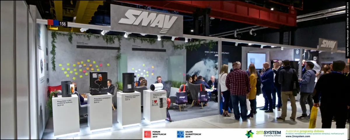 Panoramic view of the busy SMAY stand with regulators and lounge at Forum Wentylacja 2019