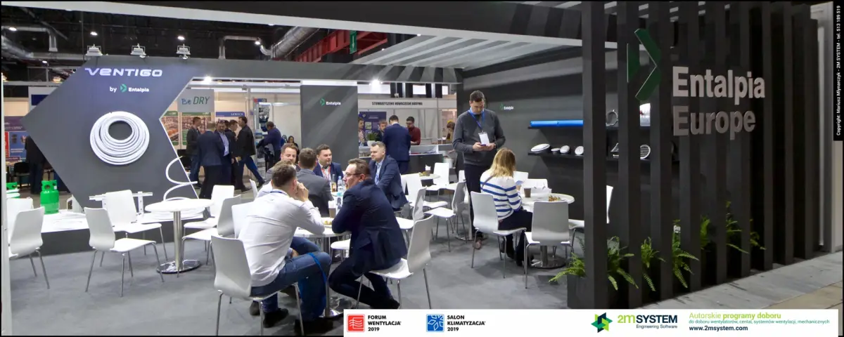 Panoramic view of the Entalpia Europe lounge with Ventigo display at Forum Wentylacja 2019
