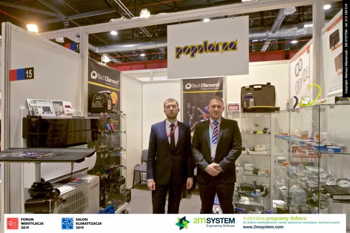 Popularna stand 15 with Black Diamond tool displays and glass showcases