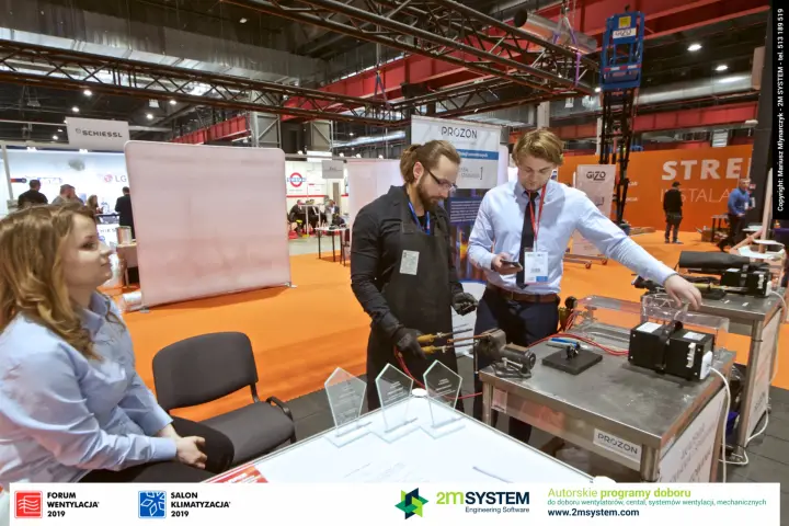 Prozon brazing demonstration with glass award trophies at Forum Wentylacja 2019