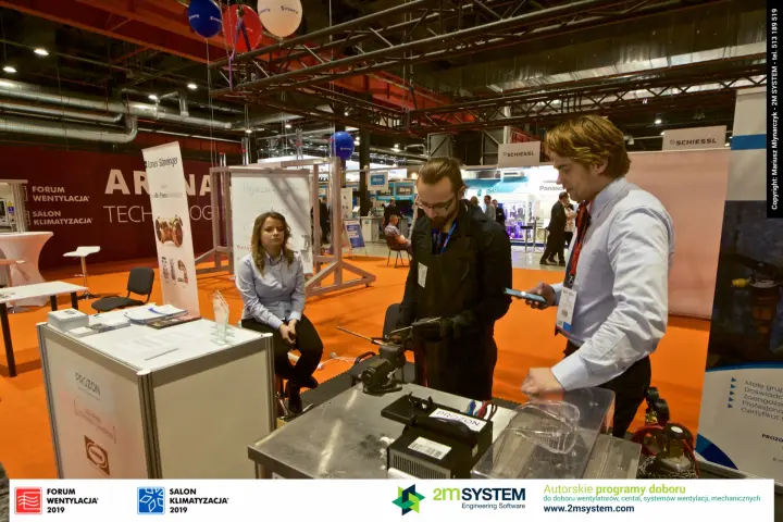 Prozon brazing demonstration at a steel workbench with Conex Bänninger banner at Forum Wentylacja 2019