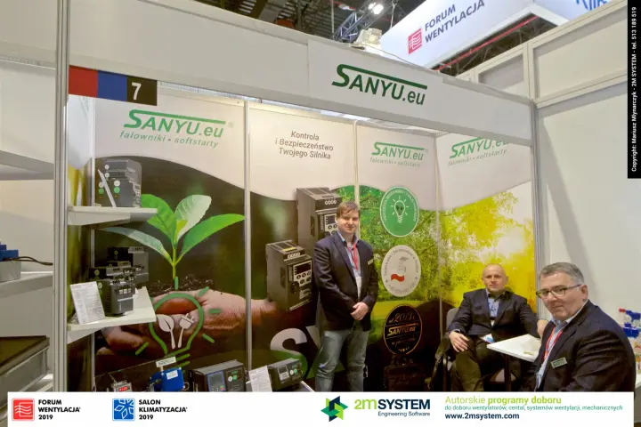 Sanyu.eu stand 7 with frequency inverters and soft starters on shelves