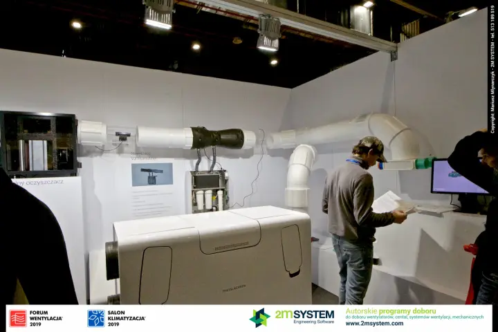 Thesslagreen ventilation unit with V3 humidifier and duct display at Forum Wentylacja 2019