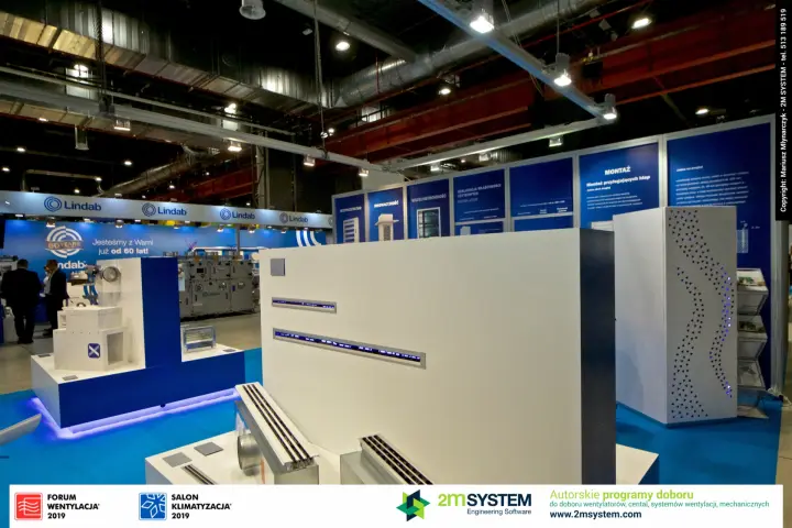 TROX linear slot diffusers on an LED-lit white display block at Forum Wentylacja 2019