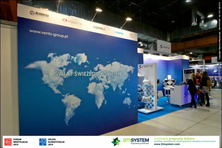 Vents back wall with cloud world map and 'Świat świeżego powietrza' at Forum Wentylacja 2019