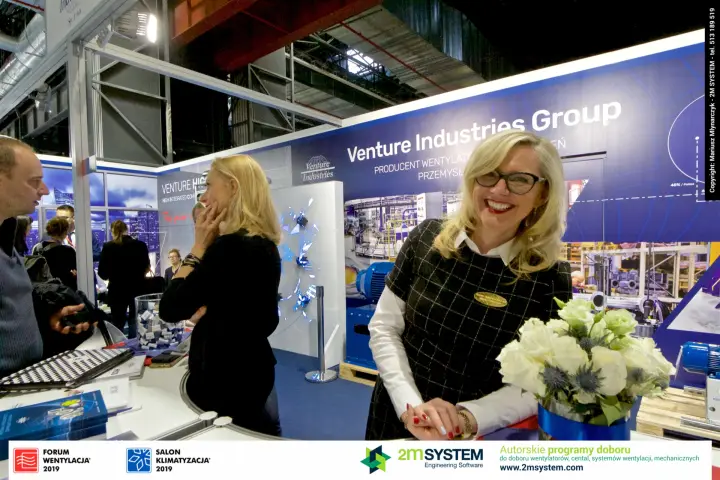 Venture Industries team at the round reception counter at Forum Wentylacja 2019