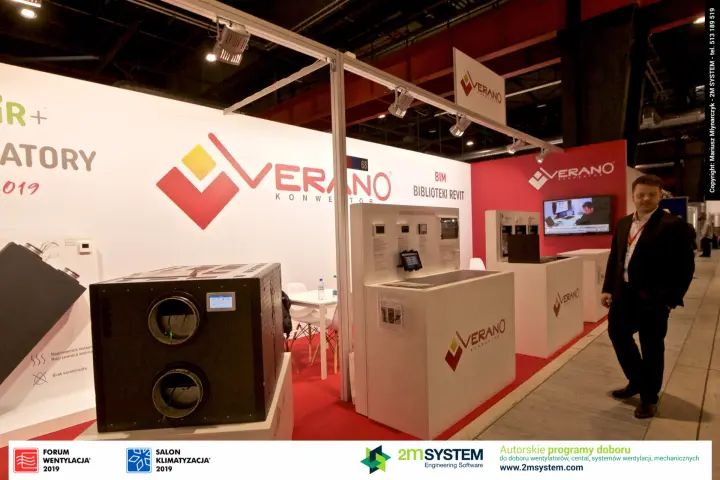 Verano stand from the aisle: freshAIR+ recuperator and control counters at Forum Wentylacja 2019