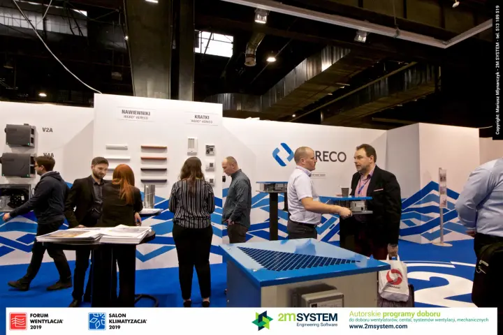 Visitors at the Aereco vents display and V2A, V4A extract units at Forum Wentylacja 2019