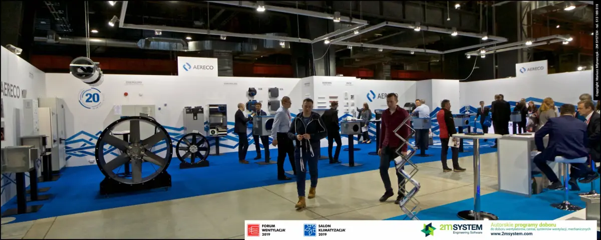 Visitors in the aisle along the long open Aereco stand at Forum Wentylacja 2019