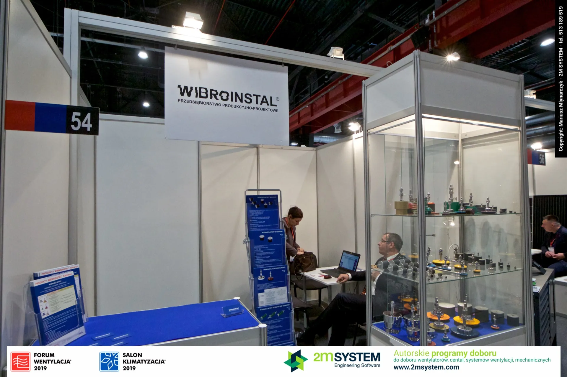 Wibroinstal stand 54 with a glass cabinet of anti-vibration mounts at Forum Wentylacja 2019