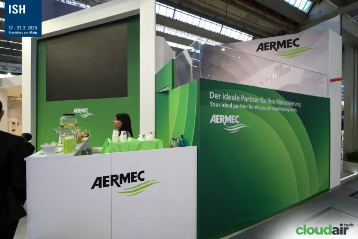 Aermec refreshment bar with the 'Der ideale Partner für Ihre Klimatisierung' slogan at ISH 2025