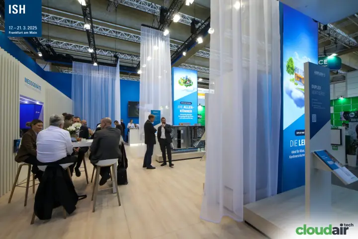Airflow stand interior with Duplex Vent series and meeting tables at ISH 2025