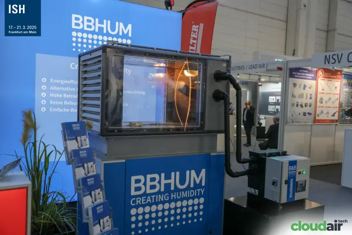 BBHUM humidifier demo with mist inside a transparent duct section at ISH 2025